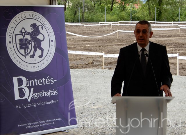 Börtönkórház alapkőletétele 19